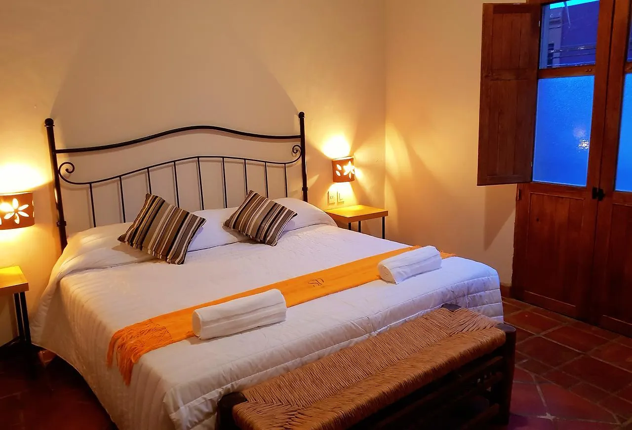 فندق Puerta San Pedro Tlaquepaque 3*,