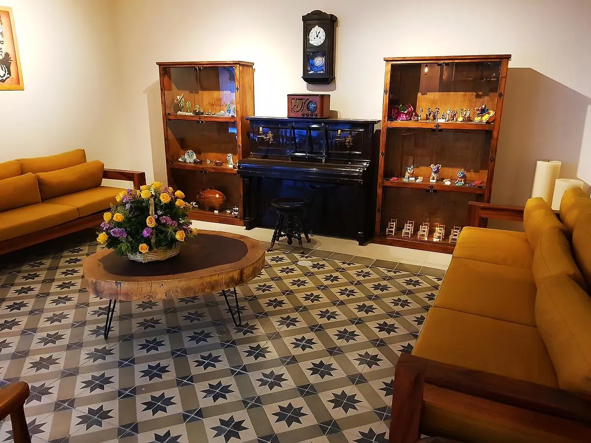 Puerta San Pedro Hotel Tlaquepaque