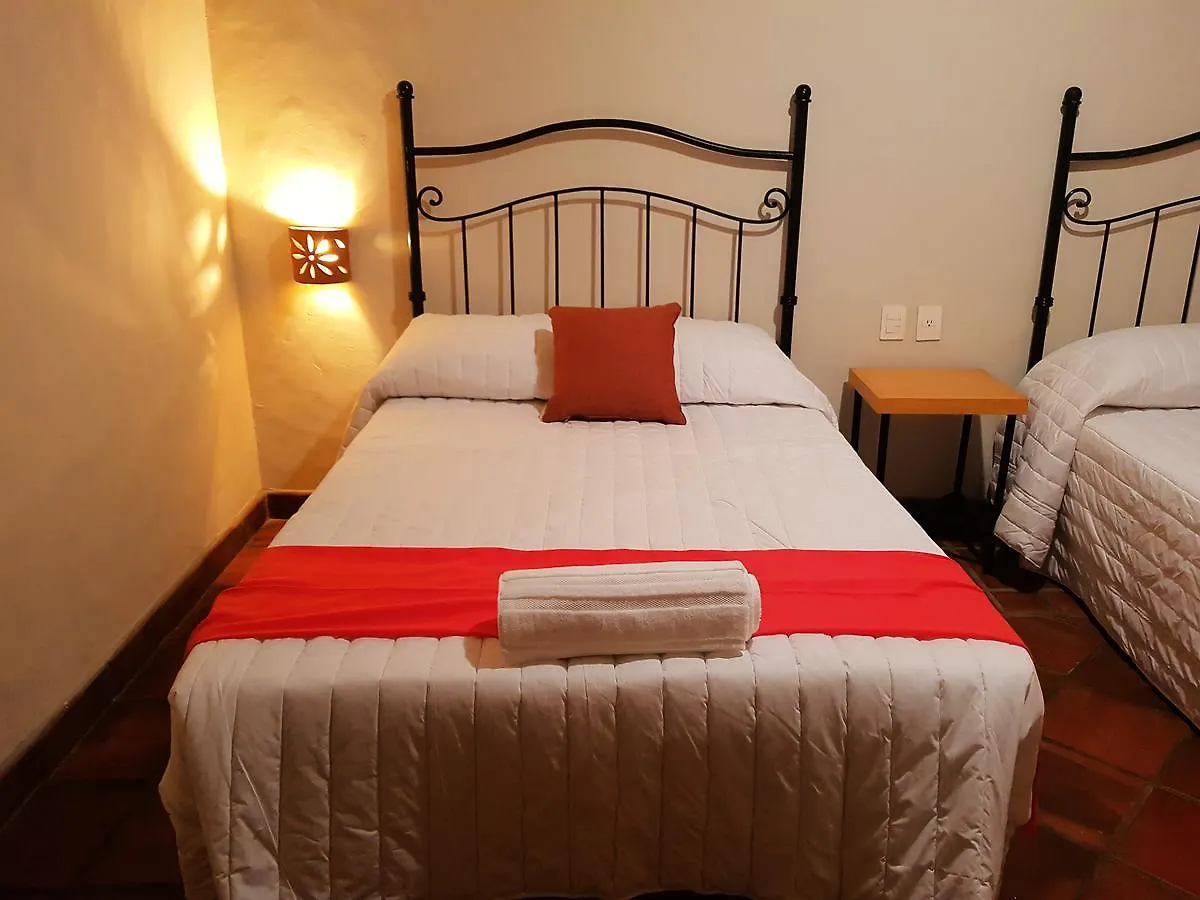Puerta San Pedro Hotel Tlaquepaque