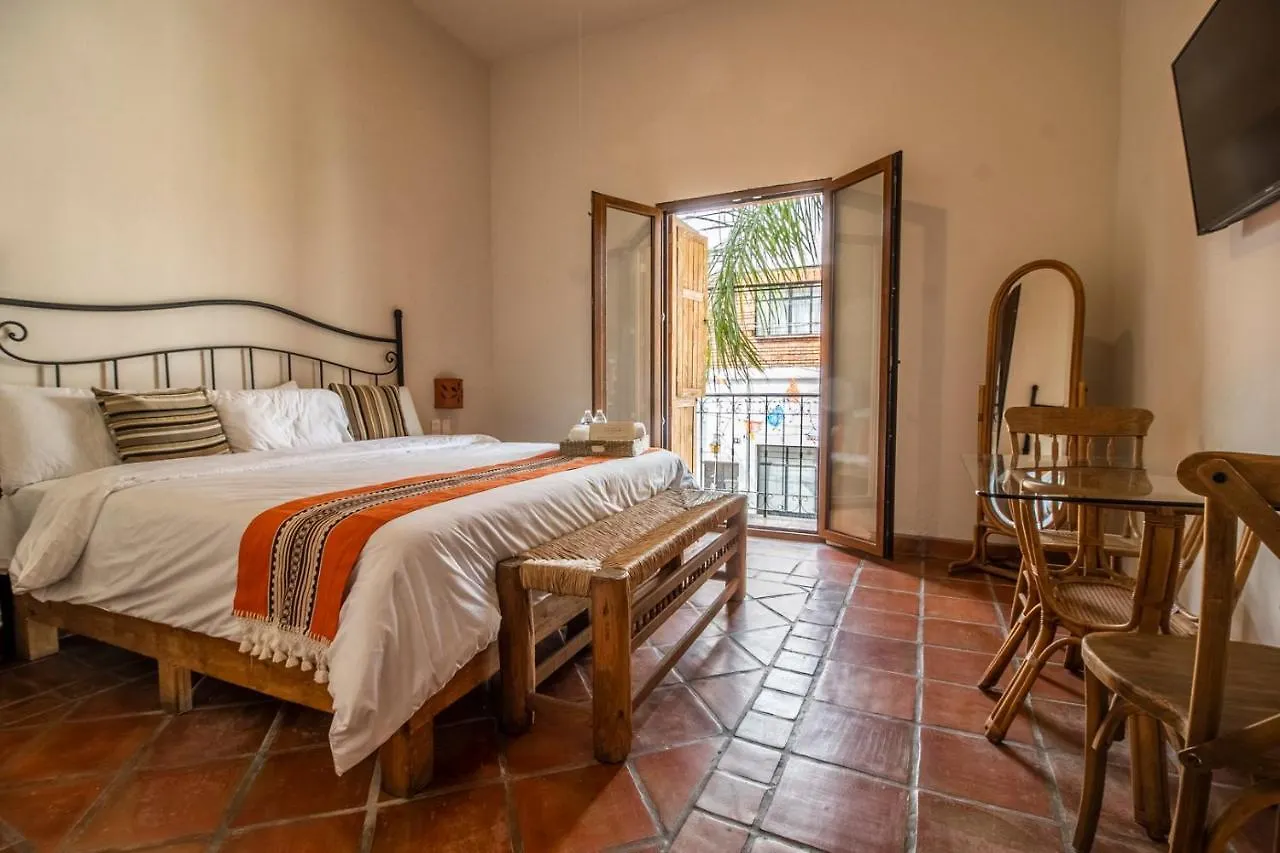 Puerta San Pedro Hotel Tlaquepaque