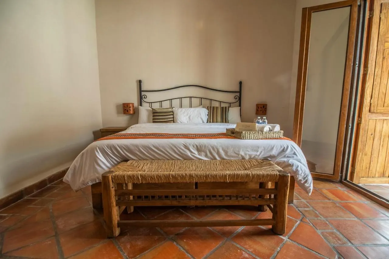Puerta San Pedro Hotel Tlaquepaque